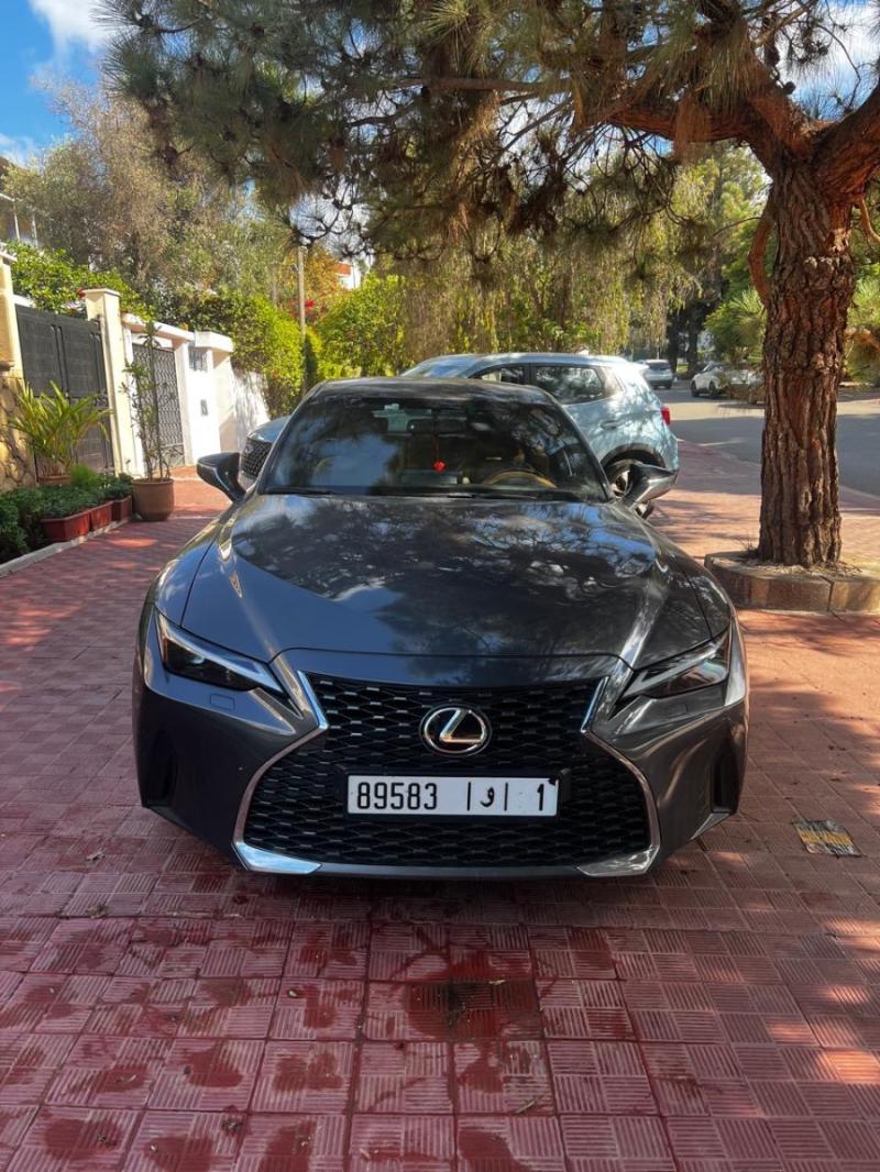 LEXUS IS