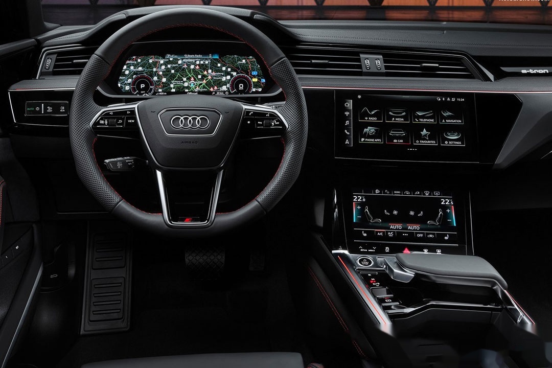 AUDI Q8 e-tron
