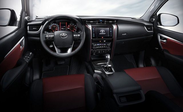 TOYOTA Fortuner