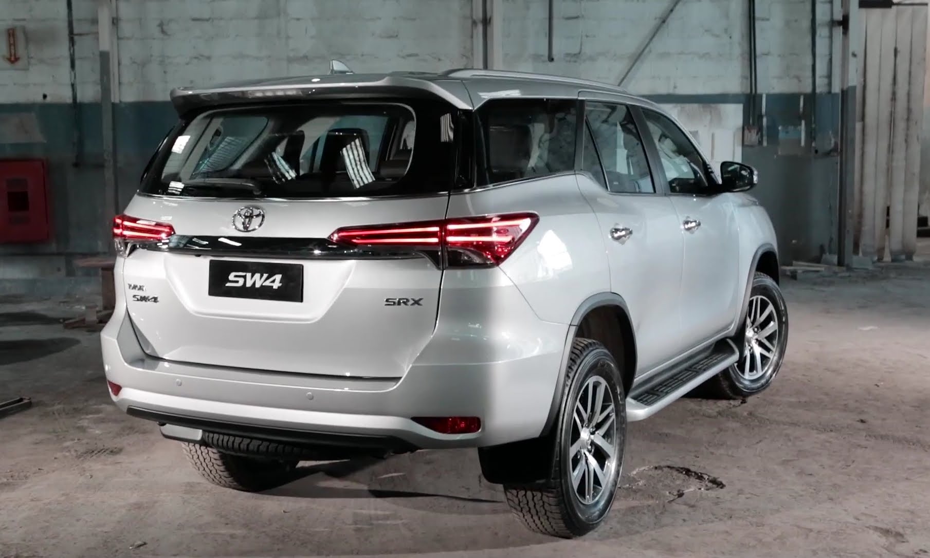 TOYOTA Fortuner